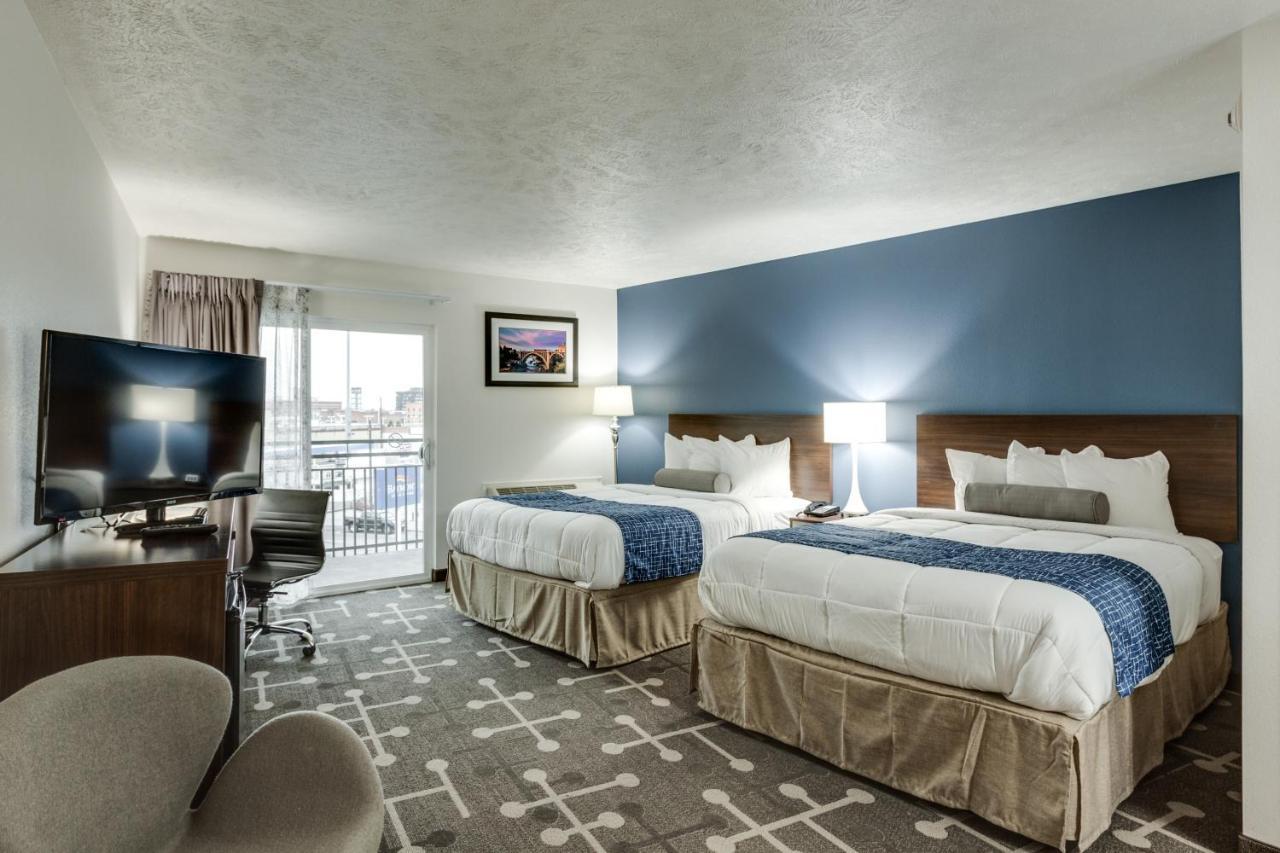 Baymont By Wyndham Spokane Exterior photo