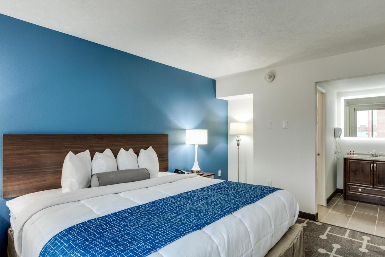 Baymont By Wyndham Spokane Exterior photo
